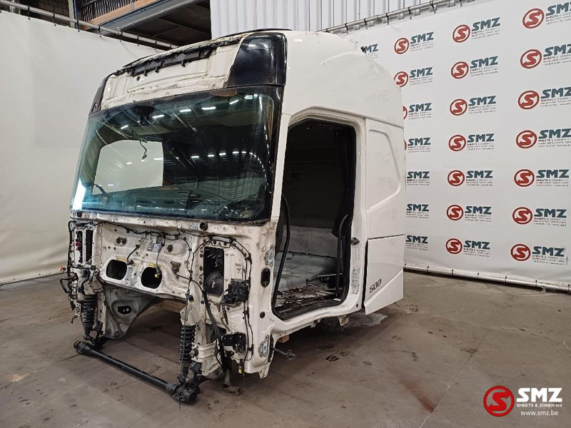 Volvo Occ Cabine Volvo FH4 met schade - Cab and interior for Truck: picture 2 Volvo Occ Cabine Volvo FH4 met schade - Cab and interior for Truck: picture 2