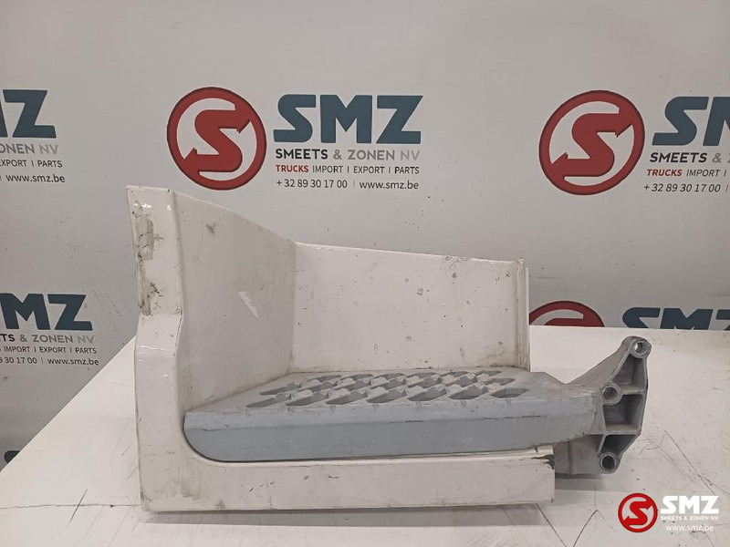 Volvo Occ opstaptrede rechts Volvo - Cab and interior for Truck: picture 1 Volvo Occ opstaptrede rechts Volvo - Cab and interior for Truck: picture 1