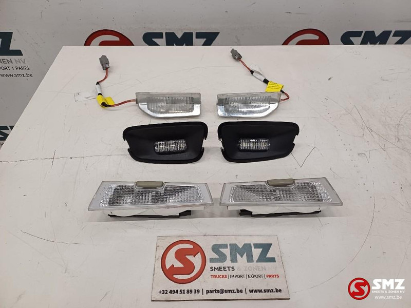 Volvo Occ set cabineverlichting deur + dak + binnen L/R - Cab and interior for Truck: picture 1 Volvo Occ set cabineverlichting deur + dak + binnen L/R - Cab and interior for Truck: picture 1