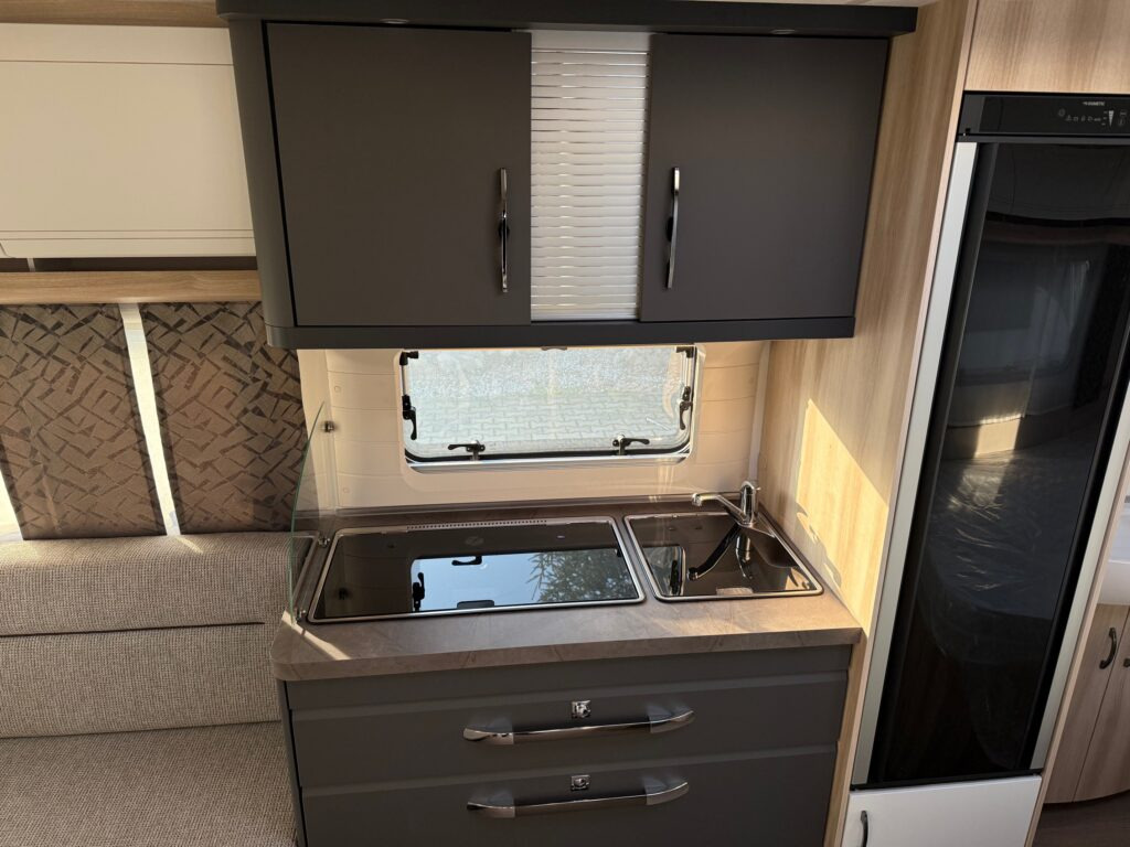 New Caravan HOBBY DE LUXE 460 UFe 2025: picture 8