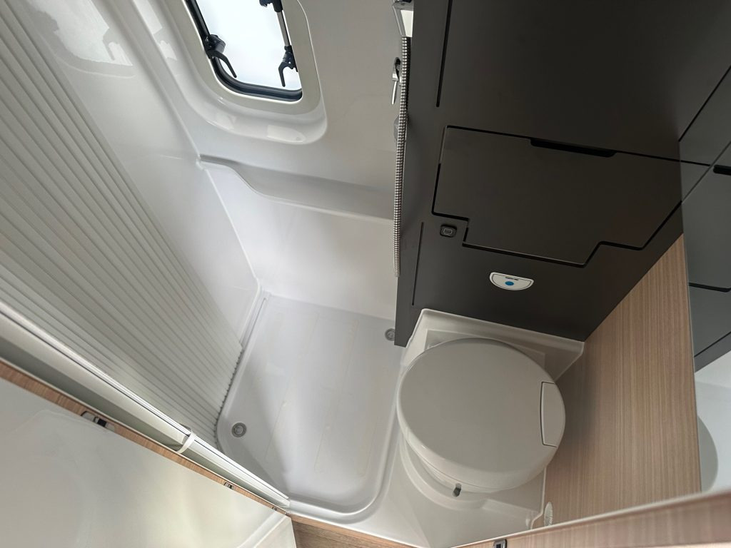 New Camper van Hobby Maxia Van 680 ET 2023: picture 11