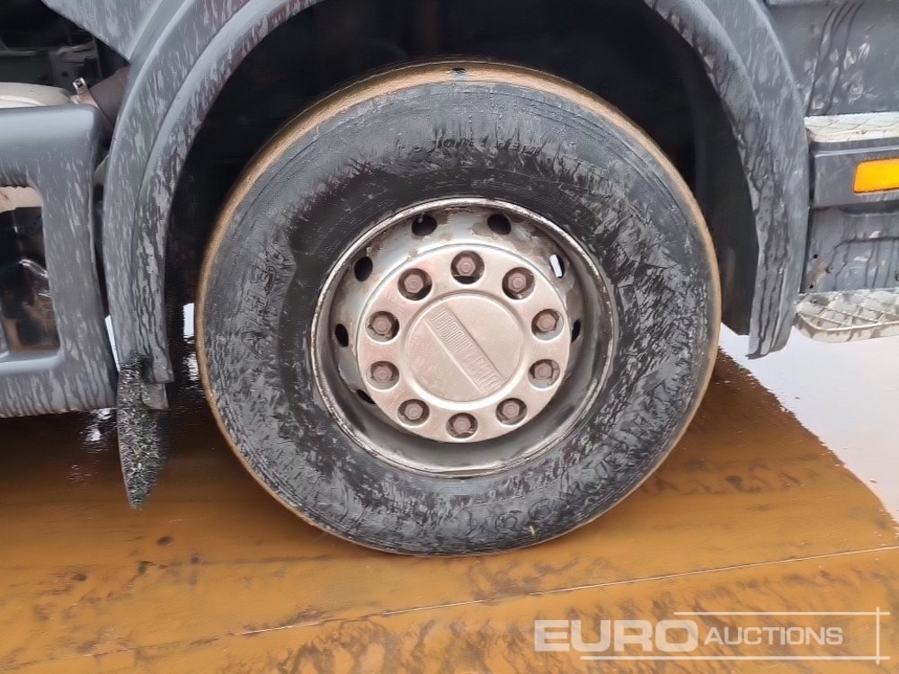 Tank truck 2005 Scania R124: picture 16 Tank truck 2005 Scania R124: picture 16