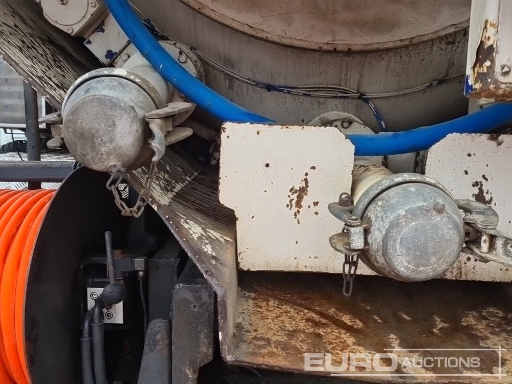 Tank truck 2005 Scania R124: picture 22 Tank truck 2005 Scania R124: picture 22