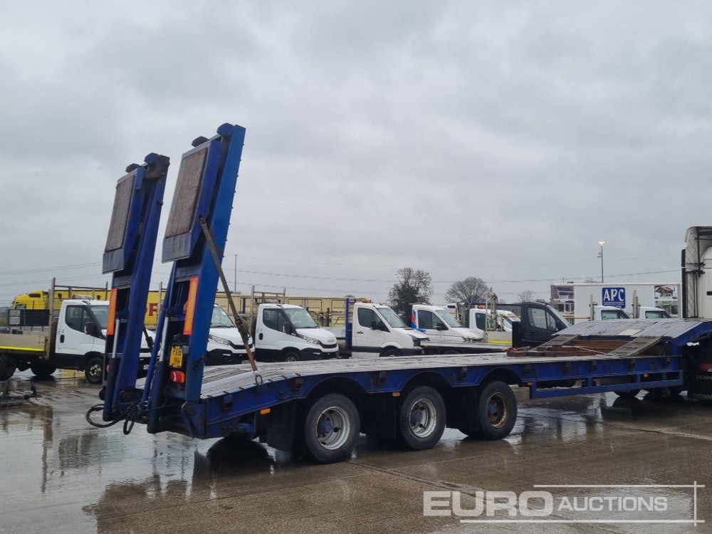 2005 Tirsan Tri Axle Step Frame Low Loader Trailer, Neck Ramps, Out Riggers, Hydraulic Flip Toe Ramps - Low loader semi-trailer: picture 5 2005 Tirsan Tri Axle Step Frame Low Loader Trailer, Neck Ramps, Out Riggers, Hydraulic Flip Toe Ramps - Low loader semi-trailer: picture 5