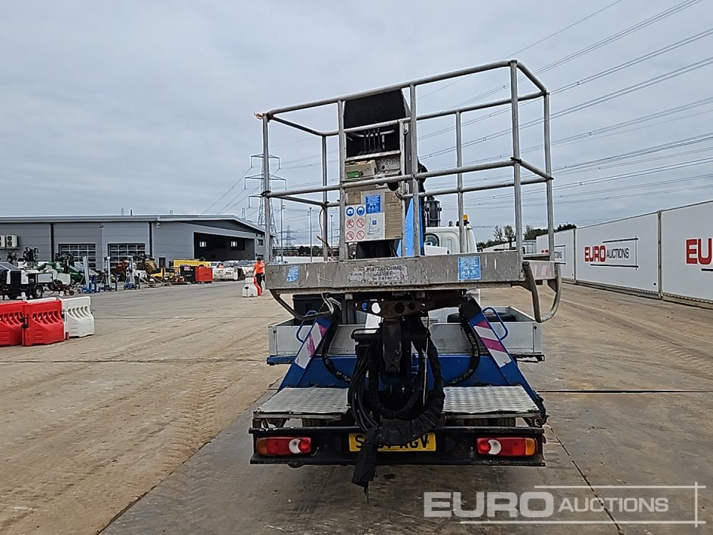 2007 Nissan Cabstar 35.13 - Truck mounted aerial platform: picture 4 2007 Nissan Cabstar 35.13 - Truck mounted aerial platform: picture 4