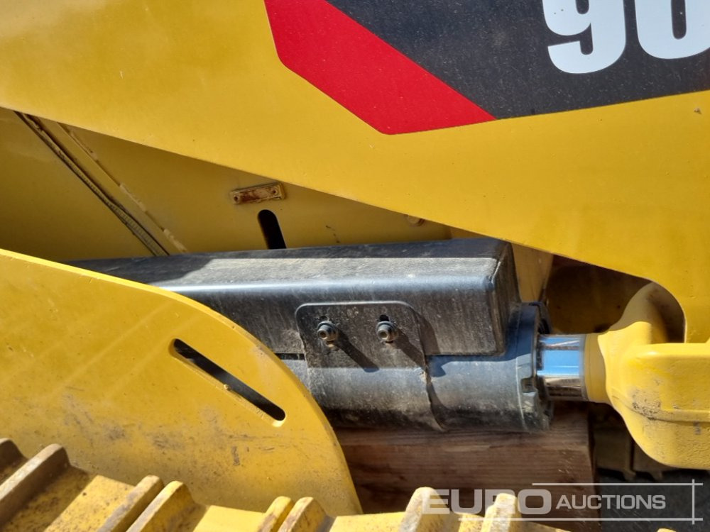 Crawler loader 2011 CAT 963D: picture 17