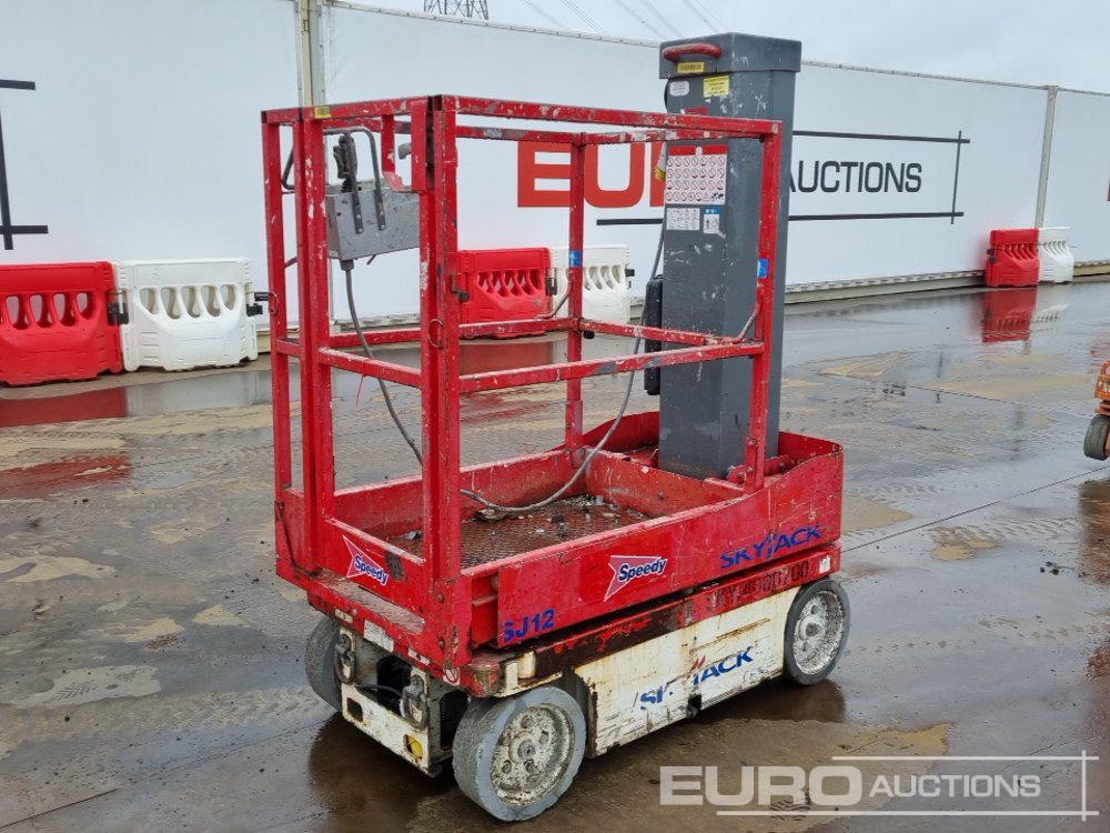 2011 SkyJack SJ12 - Aerial platform: picture 1 2011 SkyJack SJ12 - Aerial platform: picture 1