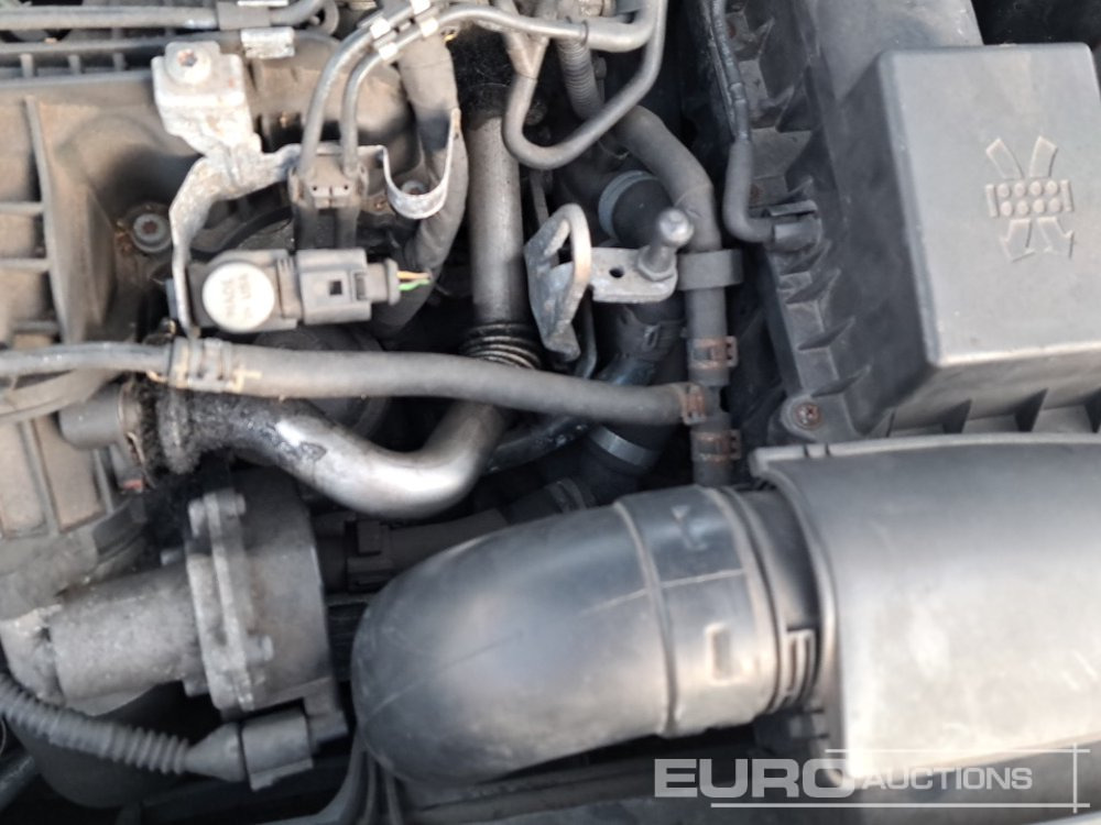 Car 2012 Volkswagen Golf: picture 41