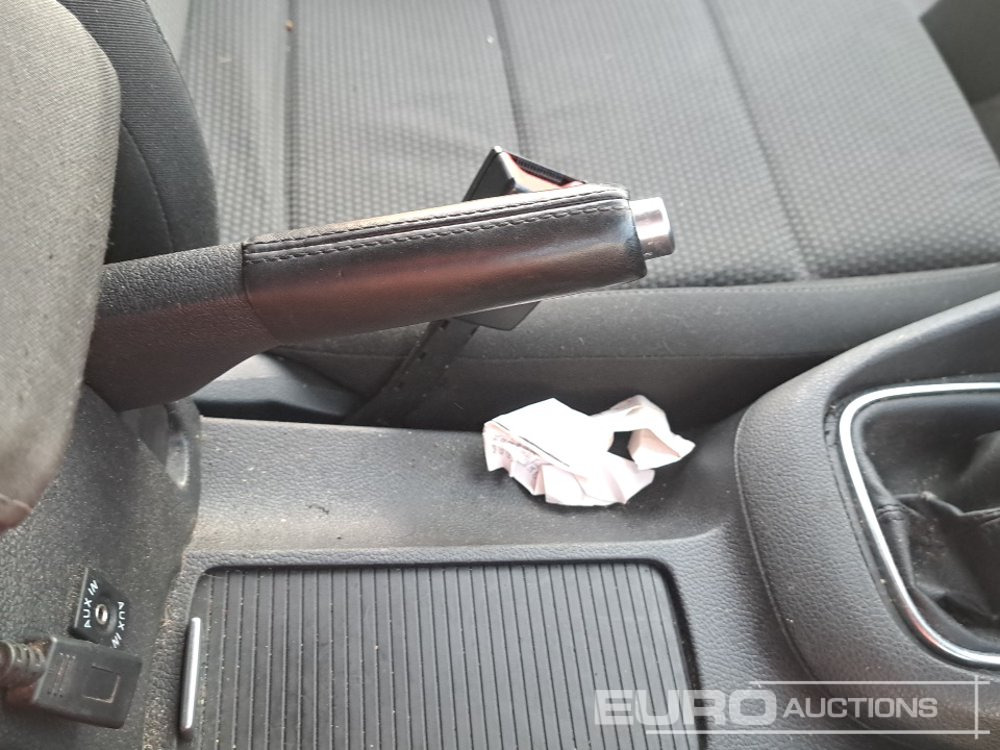 Car 2012 Volkswagen Golf: picture 32