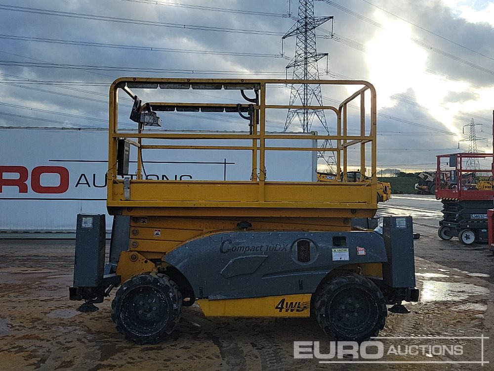 2014 Haulotte Compact 10DX - Scissor lift: picture 2 2014 Haulotte Compact 10DX - Scissor lift: picture 2