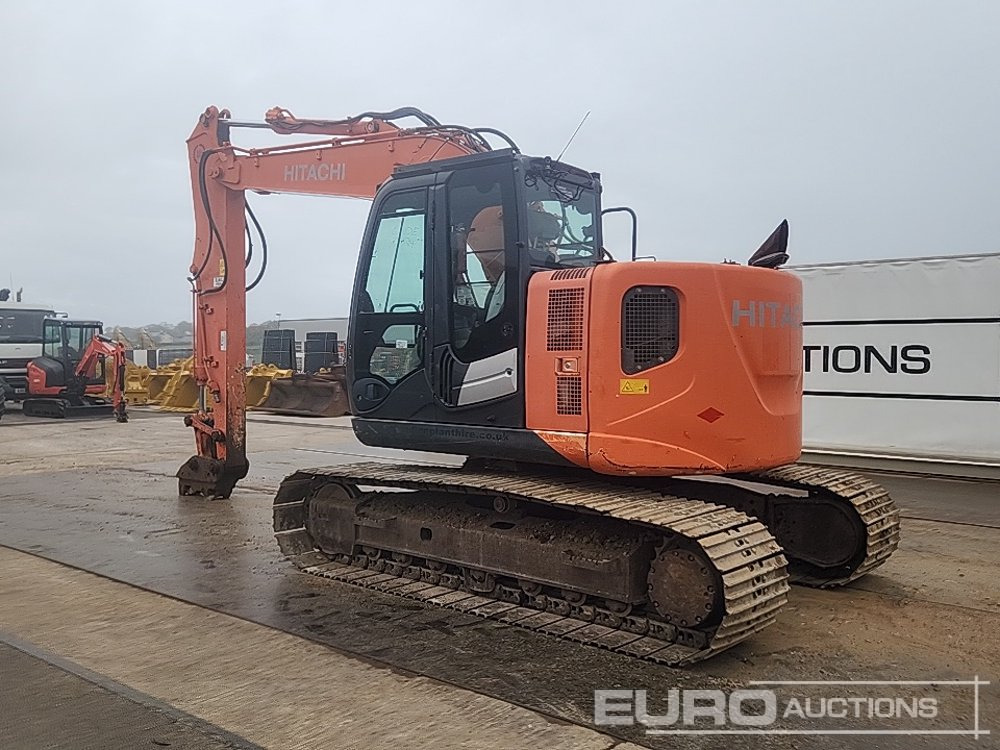 2014 Hitachi ZX135US-5B - Crawler excavator: picture 3 2014 Hitachi ZX135US-5B - Crawler excavator: picture 3
