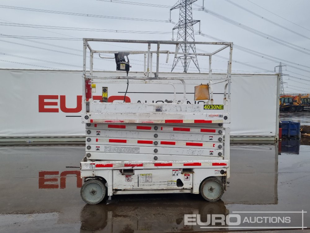 2015 Haulotte Compact 14 - Aerial platform: picture 2 2015 Haulotte Compact 14 - Aerial platform: picture 2