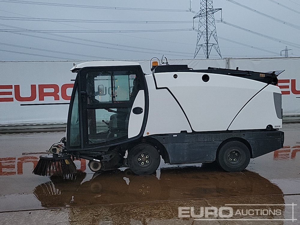2015 Johnston CX210 - Road sweeper: picture 2 2015 Johnston CX210 - Road sweeper: picture 2