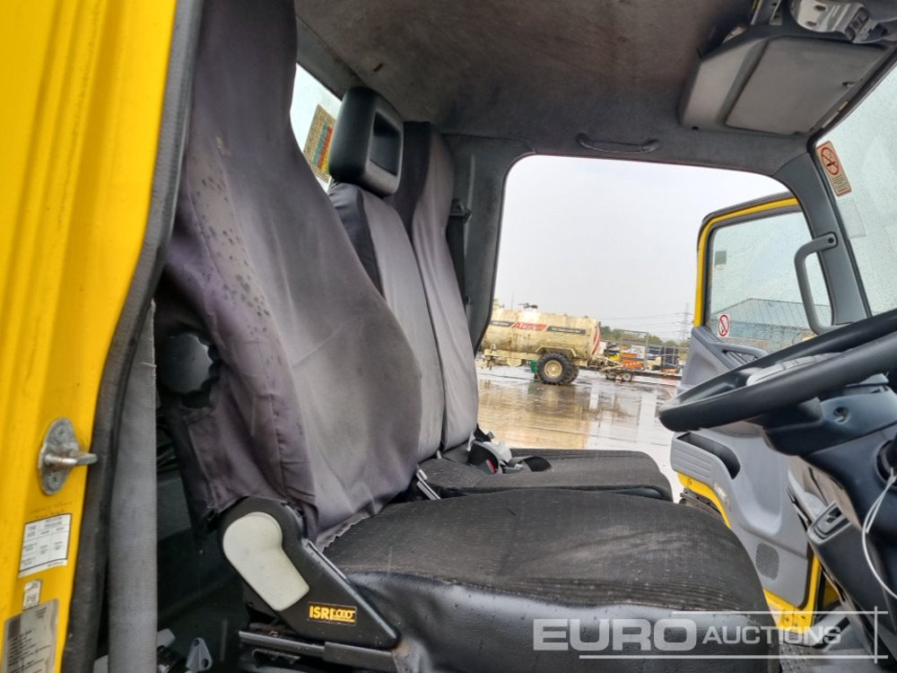 Dropside/ Flatbed truck for transportation of heavy machinery 2016 Mitsubishi Fuso 7C18: picture 25 Dropside/ Flatbed truck for transportation of heavy machinery 2016 Mitsubishi Fuso 7C18: picture 25