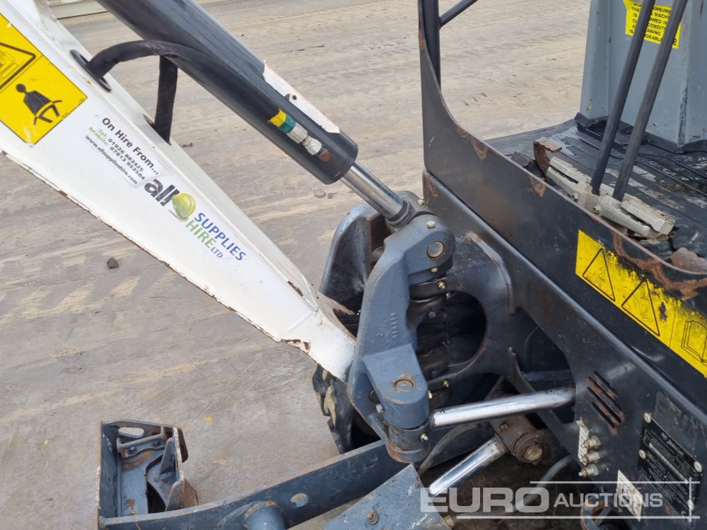 Mini excavator 2019 Bobcat E19: picture 13
