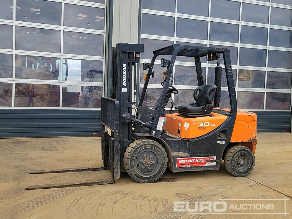 2019 Doosan D30GP - Forklift: picture 2 2019 Doosan D30GP - Forklift: picture 2
