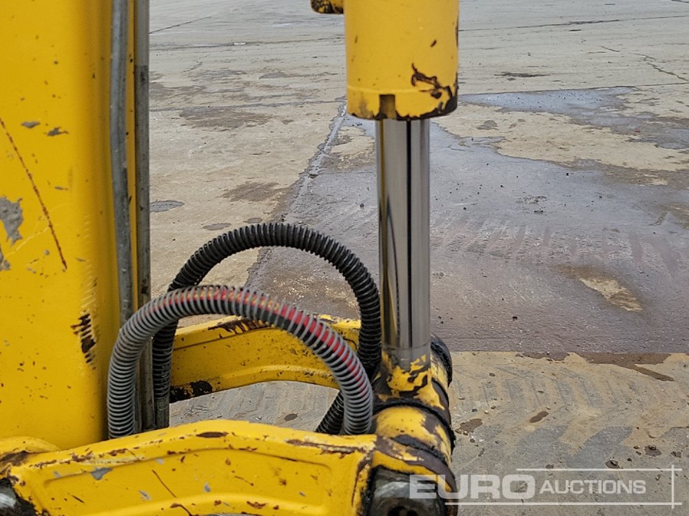 Mini excavator 2020 Komatsu PC26MR-3: picture 27