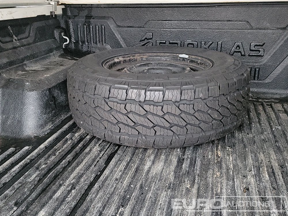 Pickup truck 2020 Toyota Hilux Active: picture 21