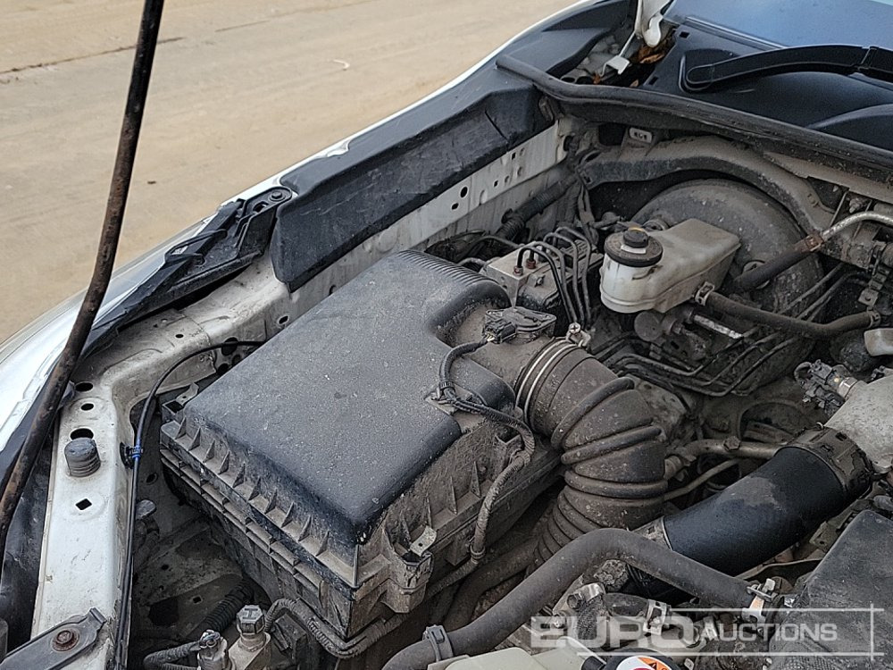 Pickup truck 2020 Toyota Hilux Active: picture 14