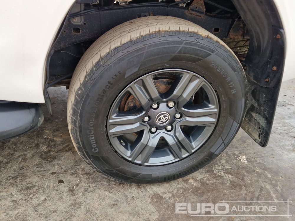 Pickup truck 2021 Toyota Hilux Icon: picture 10