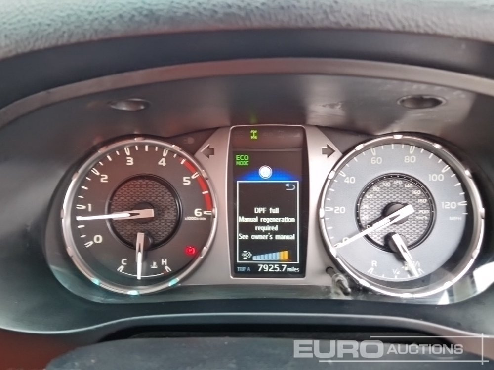 Pickup truck 2021 Toyota Hilux Icon: picture 40