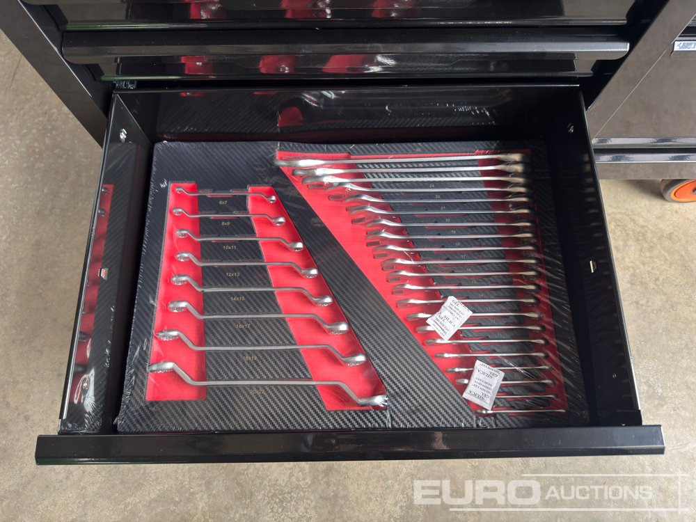 Workshop equipment 2025 Boss Wheeled Tool Trolley, 523pcs Tool Kit, Worktop (Black): picture 24 Workshop equipment 2025 Boss Wheeled Tool Trolley, 523pcs Tool Kit, Worktop (Black): picture 24