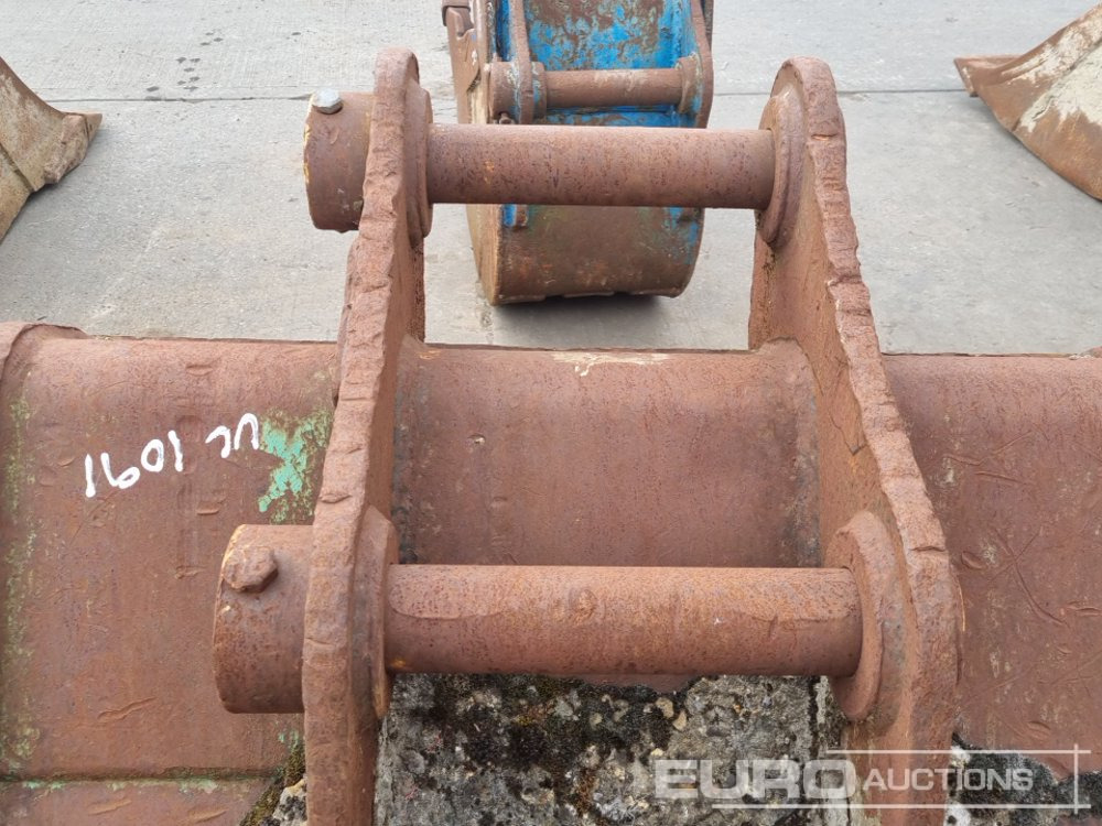 Bucket 36" Digging Bucket 60mm Pin to suit 10 Ton Excavator: picture 11
