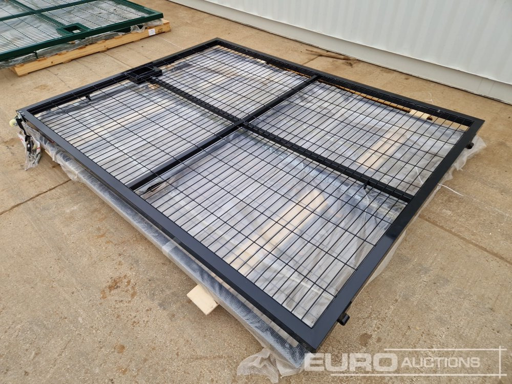3m x 2.3m Heavy Duty Galvanized Powder Coated Gate (2 of), 100mm x 100mm Post (2 of), Assembly Kit (Black) - Workshop equipment: picture 3 3m x 2.3m Heavy Duty Galvanized Powder Coated Gate (2 of), 100mm x 100mm Post (2 of), Assembly Kit (Black) - Workshop equipment: picture 3