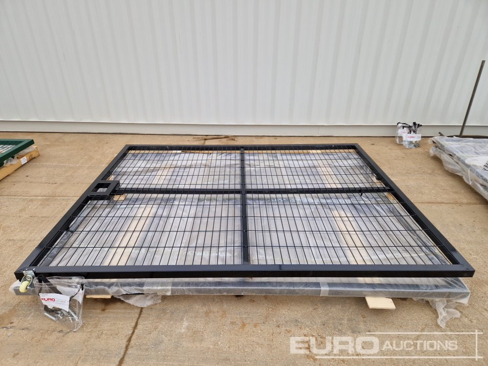 3m x 2.3m Heavy Duty Galvanized Powder Coated Gate (2 of), 100mm x 100mm Post (2 of), Assembly Kit (Black) - Workshop equipment: picture 2 3m x 2.3m Heavy Duty Galvanized Powder Coated Gate (2 of), 100mm x 100mm Post (2 of), Assembly Kit (Black) - Workshop equipment: picture 2