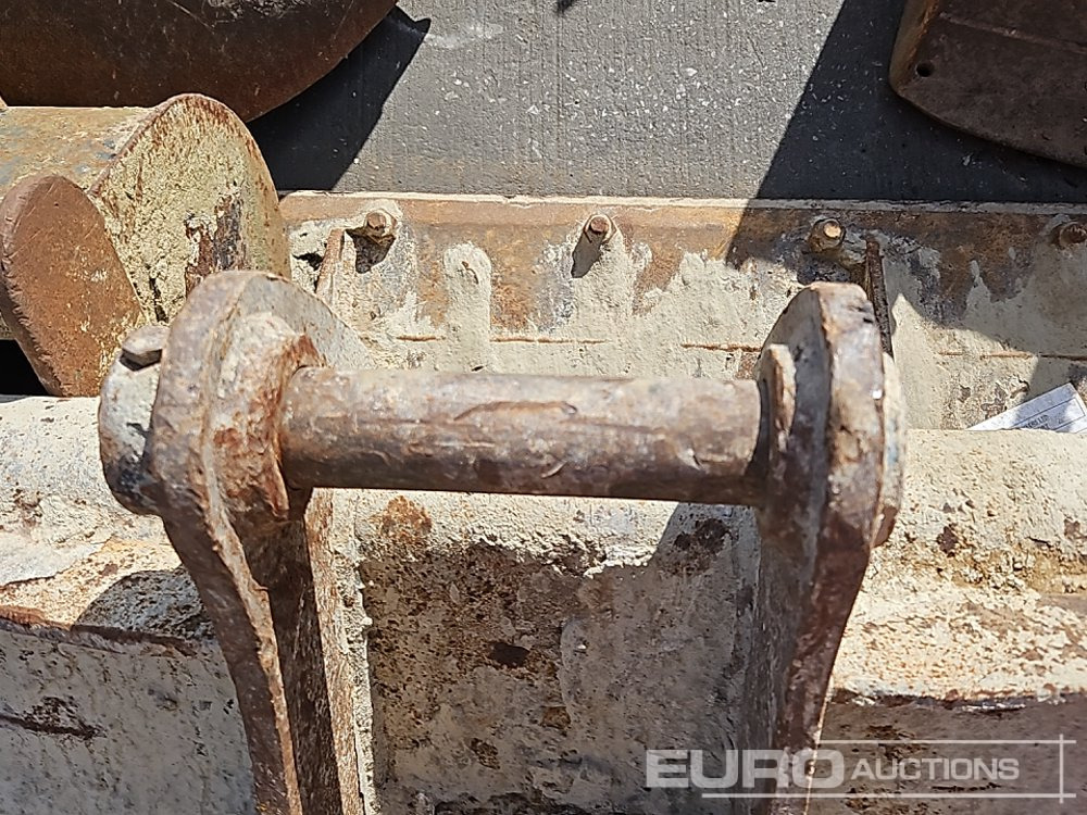 Bucket 60" Ditching, 36", 18", 18", 18", 16", 12" Digging Bucket 30-50mm Pin to suit Mini-8 Ton Excavator: picture 31