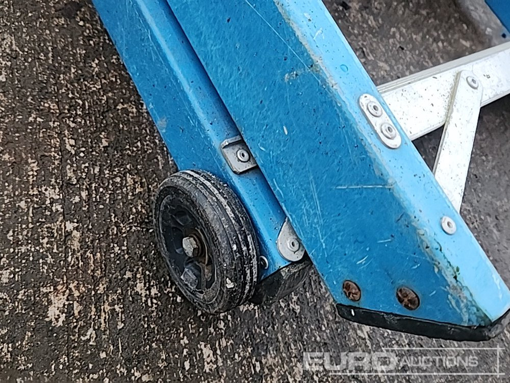 8 Tread Step Ladder - Construction equipment: picture 5 8 Tread Step Ladder - Construction equipment: picture 5