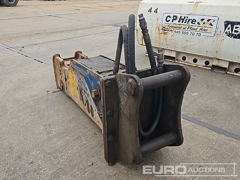 AKC Hydraulic Breaker 80mm Pin to suit 20 Ton Excavator - Hydraulic hammer: picture 3 AKC Hydraulic Breaker 80mm Pin to suit 20 Ton Excavator - Hydraulic hammer: picture 3