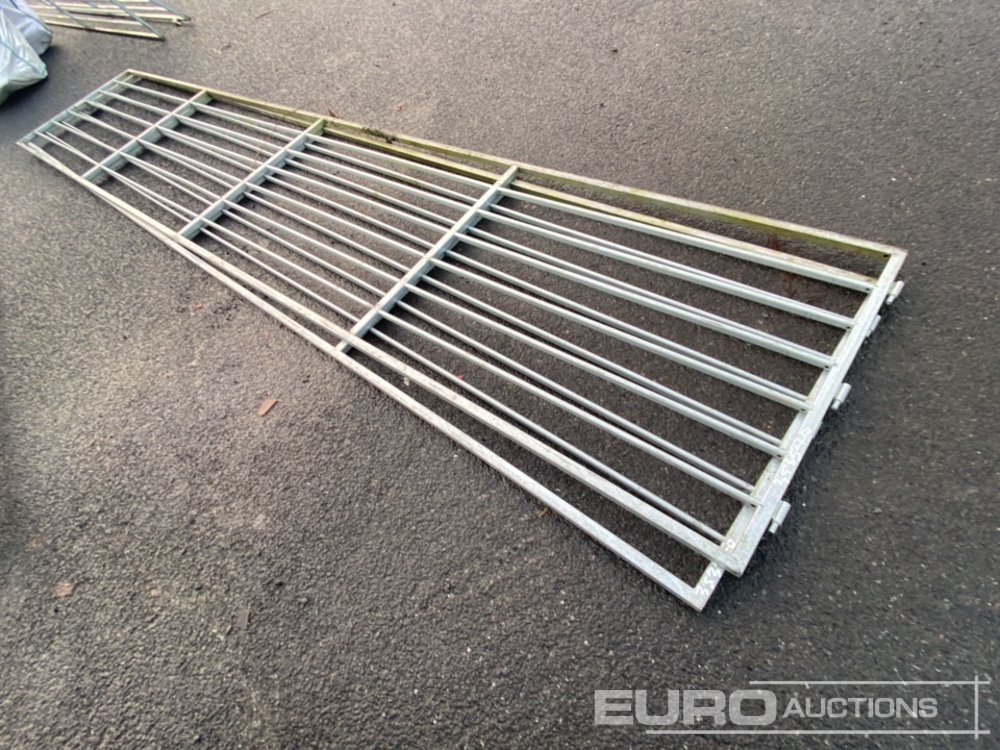 Unused 18’ Galvanised Gates (2 of) - Agricultural machinery: picture 3 Unused 18’ Galvanised Gates (2 of) - Agricultural machinery: picture 3