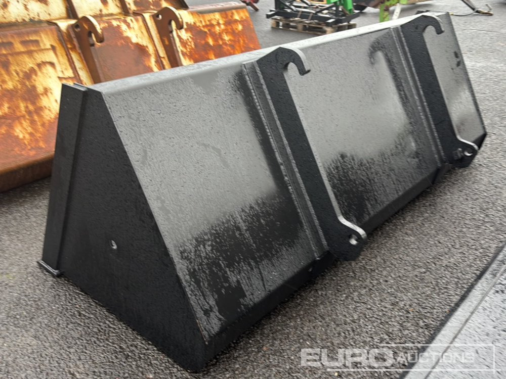 Unused 92" Front Loading Bucket to suit JCB Telehandler, - Agricultural machinery: picture 5 Unused 92" Front Loading Bucket to suit JCB Telehandler, - Agricultural machinery: picture 5