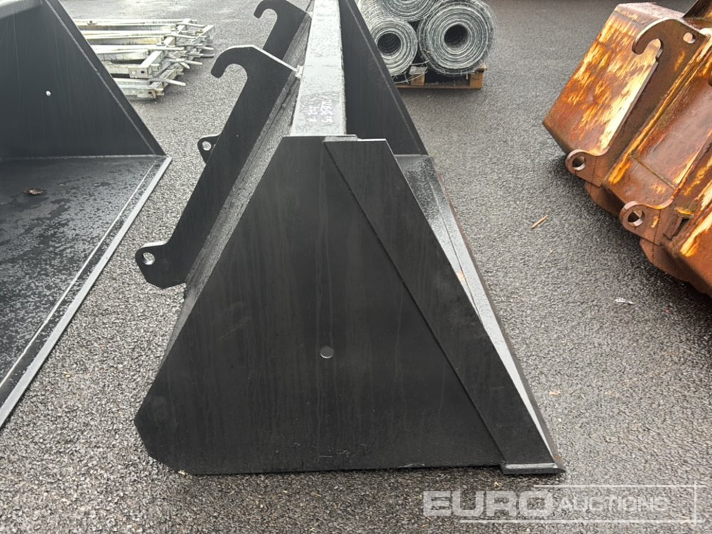 Unused 92" Front Loading Bucket to suit JCB Telehandler, - Agricultural machinery: picture 2 Unused 92" Front Loading Bucket to suit JCB Telehandler, - Agricultural machinery: picture 2