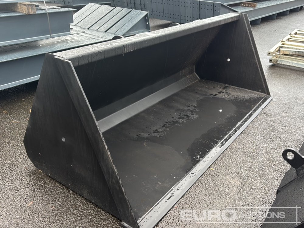Unused 92" Front Loading Bucket to suit Manitou Telehandler, - Agricultural machinery: picture 1 Unused 92" Front Loading Bucket to suit Manitou Telehandler, - Agricultural machinery: picture 1