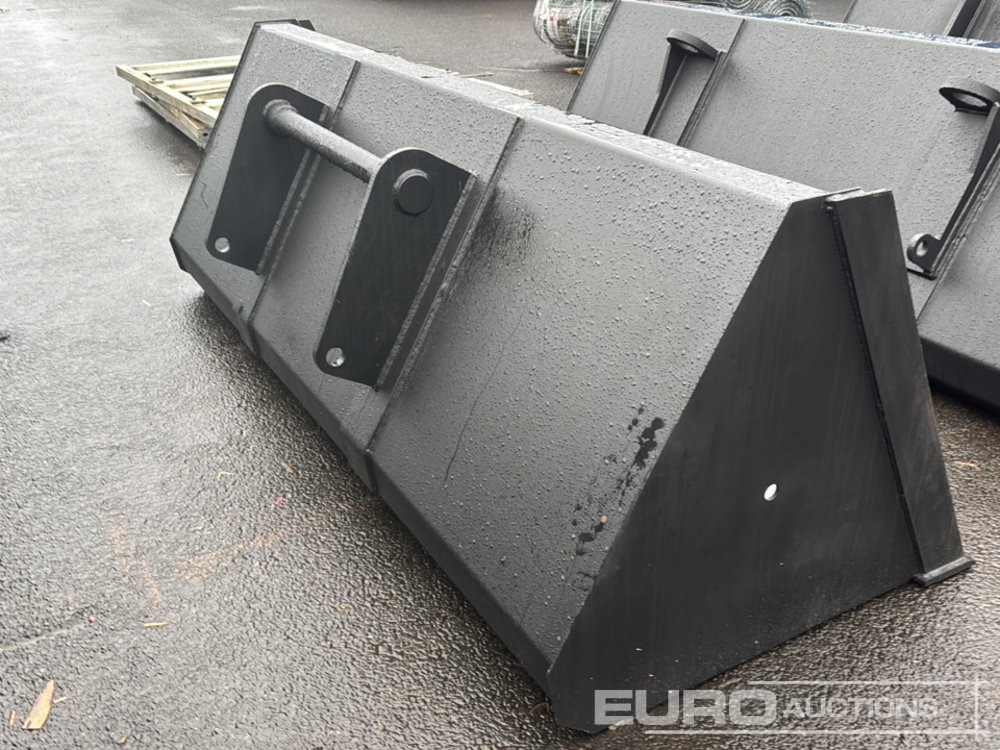 Unused 92" Front Loading Bucket to suit Manitou Telehandler, - Agricultural machinery: picture 3 Unused 92" Front Loading Bucket to suit Manitou Telehandler, - Agricultural machinery: picture 3