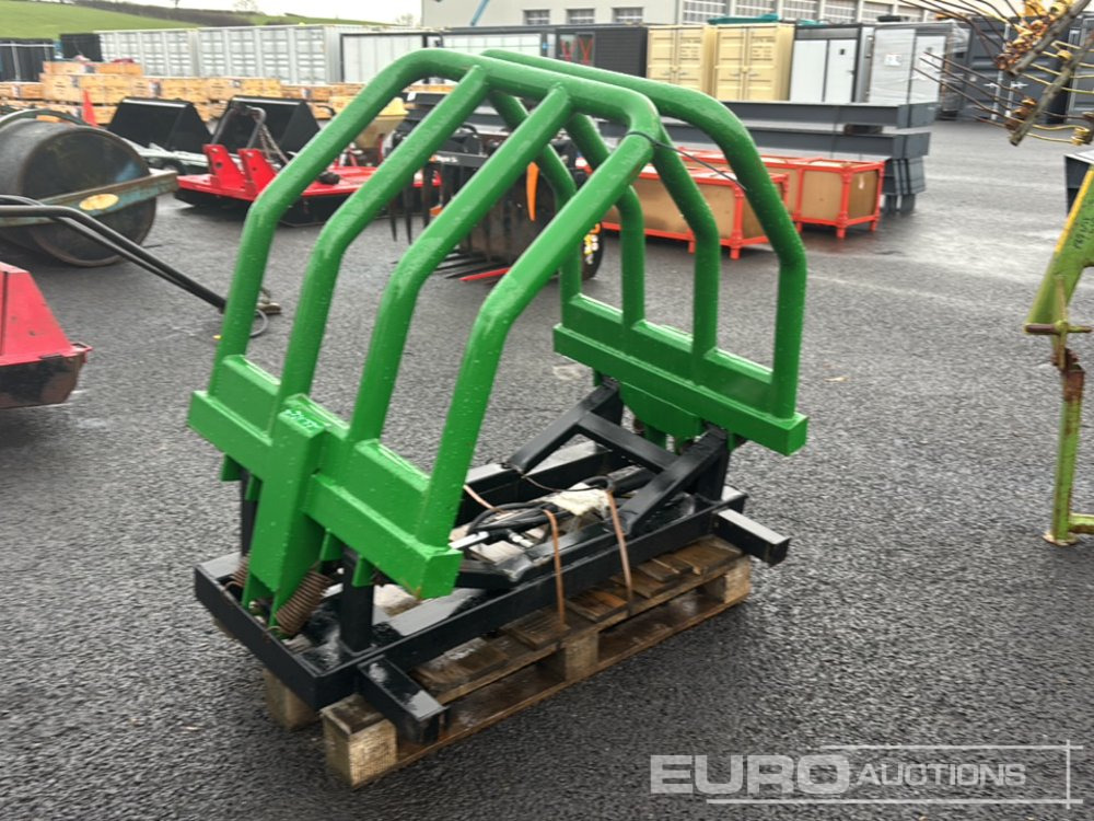 Unused Hydraulic Bale Grab to suit Telehandler - Agricultural machinery: picture 1 Unused Hydraulic Bale Grab to suit Telehandler - Agricultural machinery: picture 1