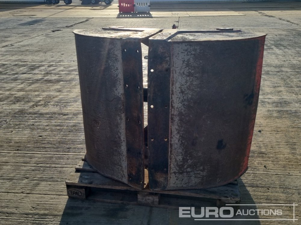 2020 Kinshofer Clam Shell Bucket (Parts Missing) - Attachment for Excavator: picture 4 2020 Kinshofer Clam Shell Bucket (Parts Missing) - Attachment for Excavator: picture 4