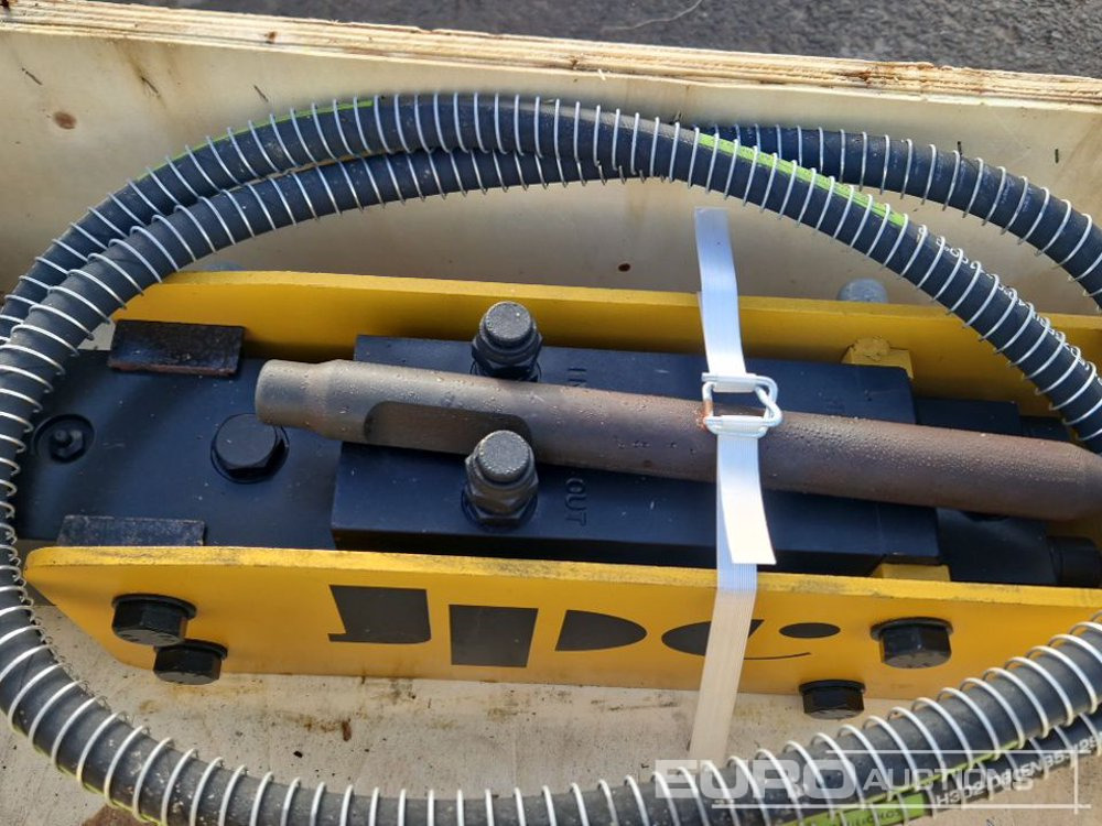 Attachment for Excavator Unused JPC Hydraulic Breaker, 32" Ditching Bucket, 8" Digging Bucket to suit Mini Excavator: picture 11