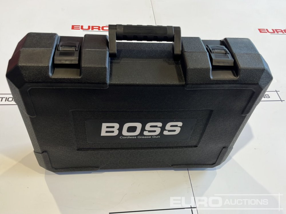 Workshop equipment Boss 21 Volt Lithium Battery Cordless Grease Gun, 2 Batteries, Charger, Case, Shoulder Strap, Extension Pieces and Fittings: picture 14