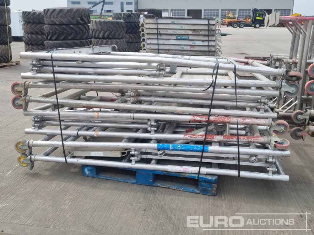 Construction equipment Bundle of Folding Aluminium Scaffolding (5 of), Bundle of Folding Fiberglass Scaffolding, Bundle of Aluminium Scaffolding (3 of), Aluminium Staging Boards (3 of): picture 26