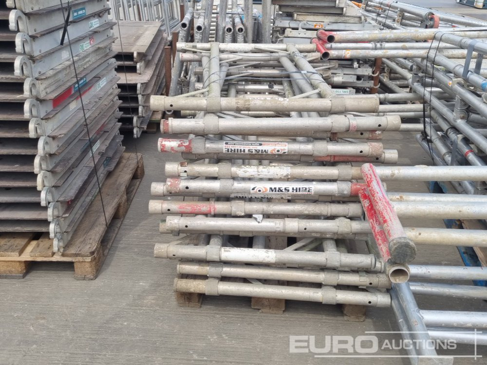 Construction equipment Bundle of Folding Aluminium Scaffolding (5 of), Bundle of Folding Fiberglass Scaffolding, Bundle of Aluminium Scaffolding (3 of), Aluminium Staging Boards (3 of): picture 29