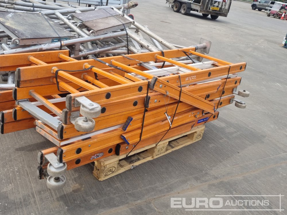 Construction equipment Bundle of Folding Aluminium Scaffolding (5 of), Bundle of Folding Fiberglass Scaffolding, Bundle of Aluminium Scaffolding (3 of), Aluminium Staging Boards (3 of): picture 21