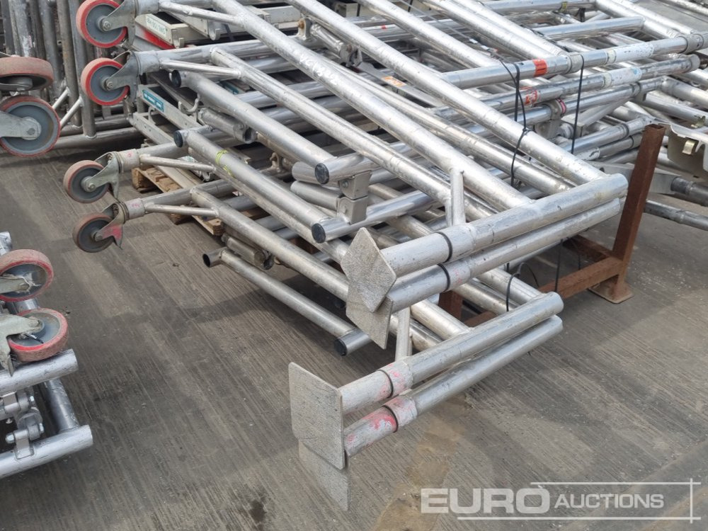Construction equipment Bundle of Folding Aluminium Scaffolding (5 of), Bundle of Folding Fiberglass Scaffolding, Bundle of Aluminium Scaffolding (3 of), Aluminium Staging Boards (3 of): picture 23
