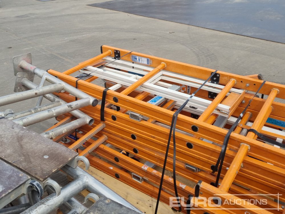 Construction equipment Bundle of Folding Aluminium Scaffolding (5 of), Bundle of Folding Fiberglass Scaffolding, Bundle of Aluminium Scaffolding (3 of), Aluminium Staging Boards (3 of): picture 18