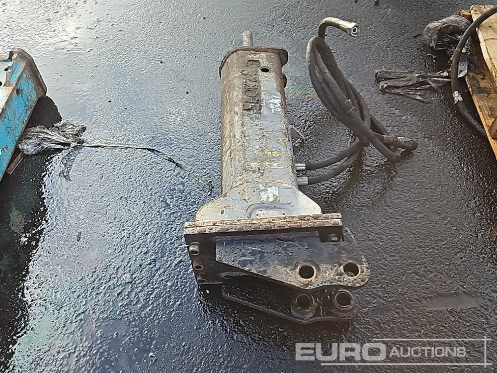 Epiroc EC40T - Hydraulic hammer: picture 4 Epiroc EC40T - Hydraulic hammer: picture 4