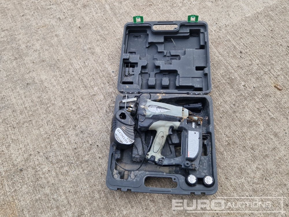 Construction equipment Hitachi NT65GS 3.6 Volt Cordless Nailer, 3 Batterys, Charger: picture 8