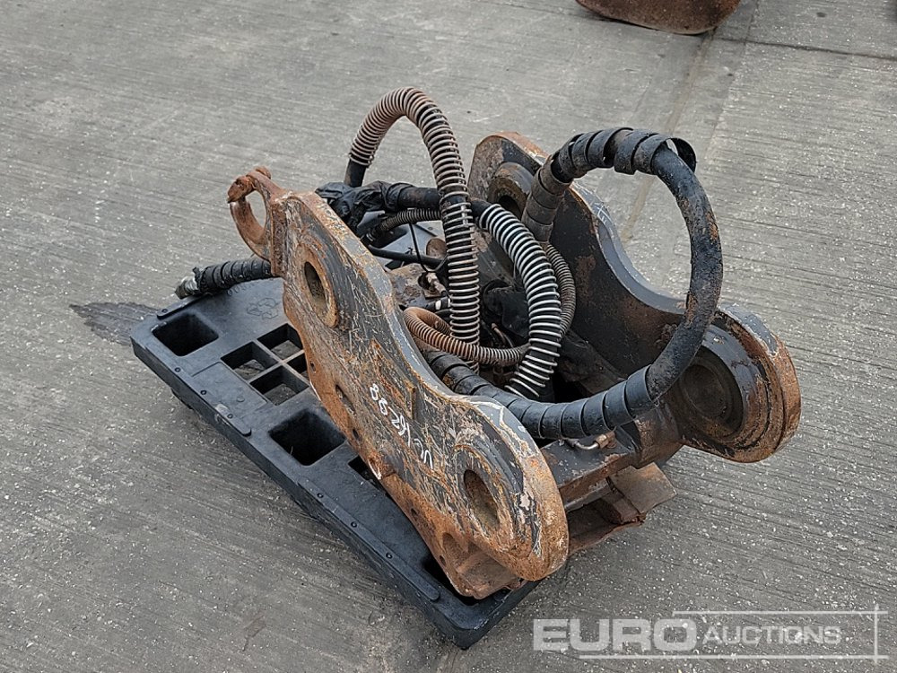Hydraulic Double Lock Quick Hitch 65mm Pin to suit 13 Ton Excavator - Quick coupler: picture 3 Hydraulic Double Lock Quick Hitch 65mm Pin to suit 13 Ton Excavator - Quick coupler: picture 3