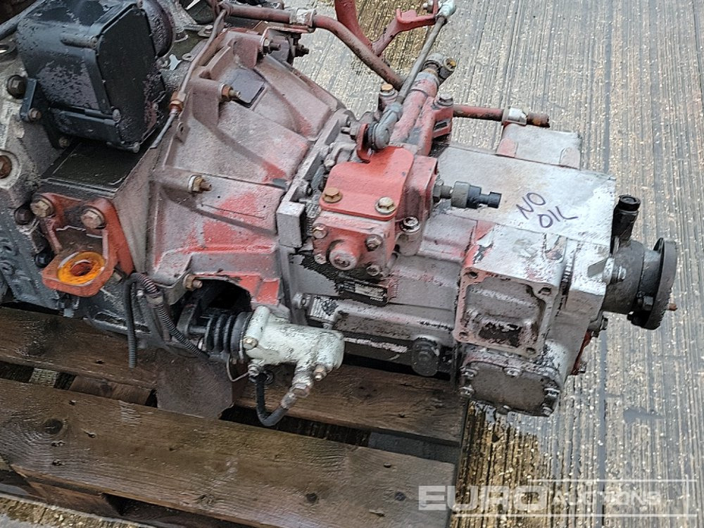 Engine Iveco 4 Cylinder Engine, Gearbox: picture 17 Engine Iveco 4 Cylinder Engine, Gearbox: picture 17